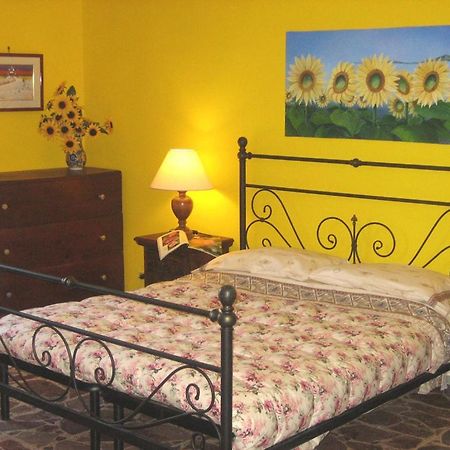 Le Cerase Bed & Breakfast Castelchiodato Exterior photo